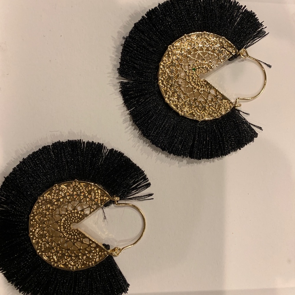 Women’s Fan Tassel Earrings